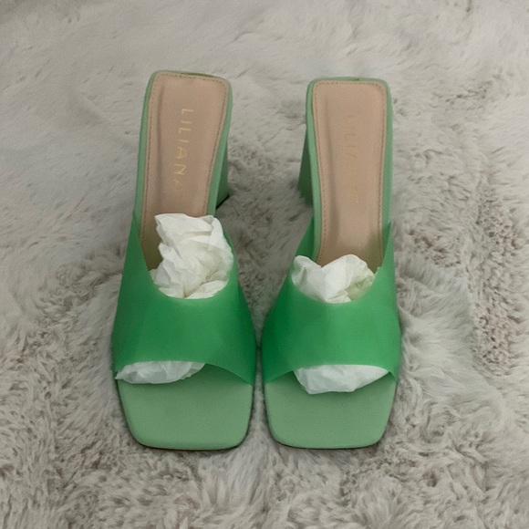 Cute summer  heels! - Picture 1 of 4